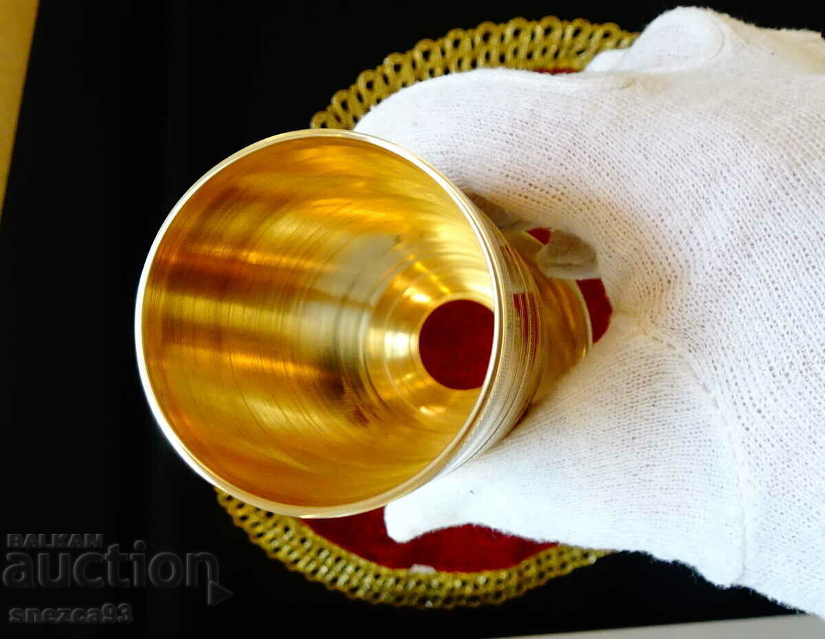 Delivery of Massive bronze napkin holder 400 g.