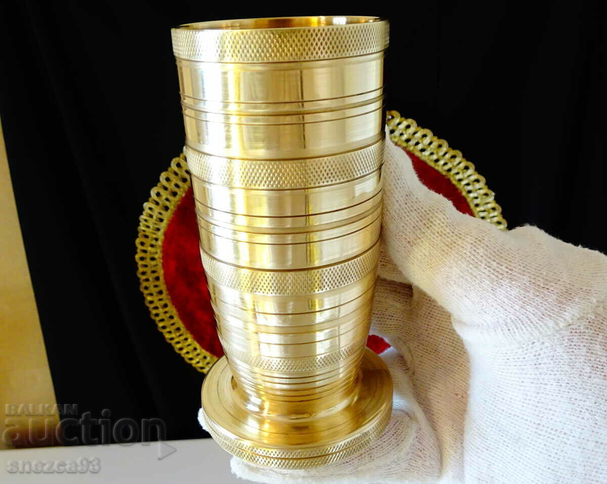 Massive bronze napkin holder 400 g.