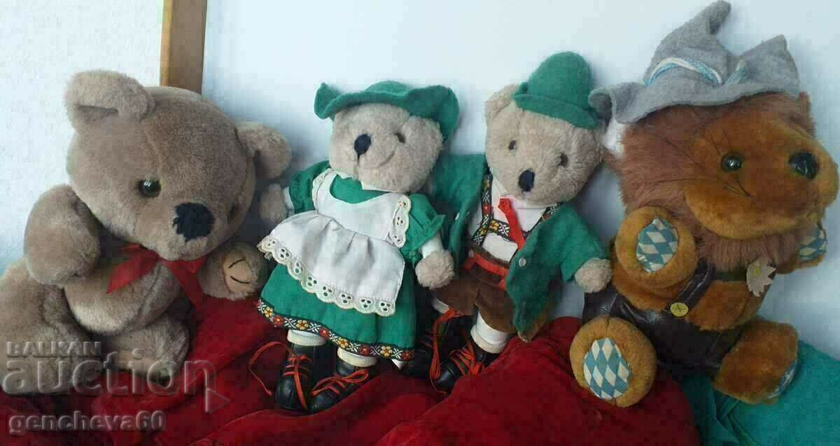 Auction  Collectible teddy bears and more