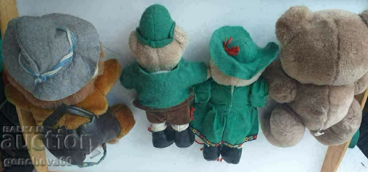 Delivery of Collectible teddy bears and more