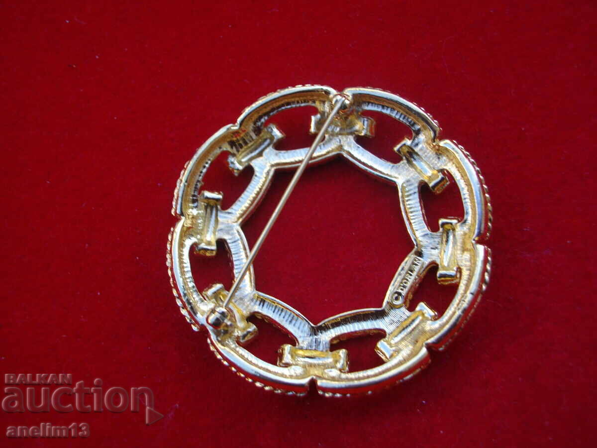 OLD D,ORLAN GILT BROOCH - 5