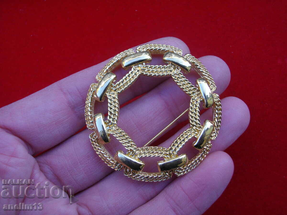 OLD D,ORLAN GILT BROOCH - 7