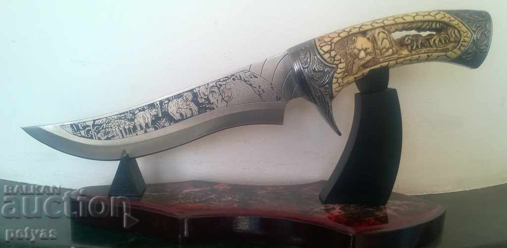 Decorative knife with stand, engraved, WOLF - 6 Decorative knife with stand, engraved, WOLF - 6