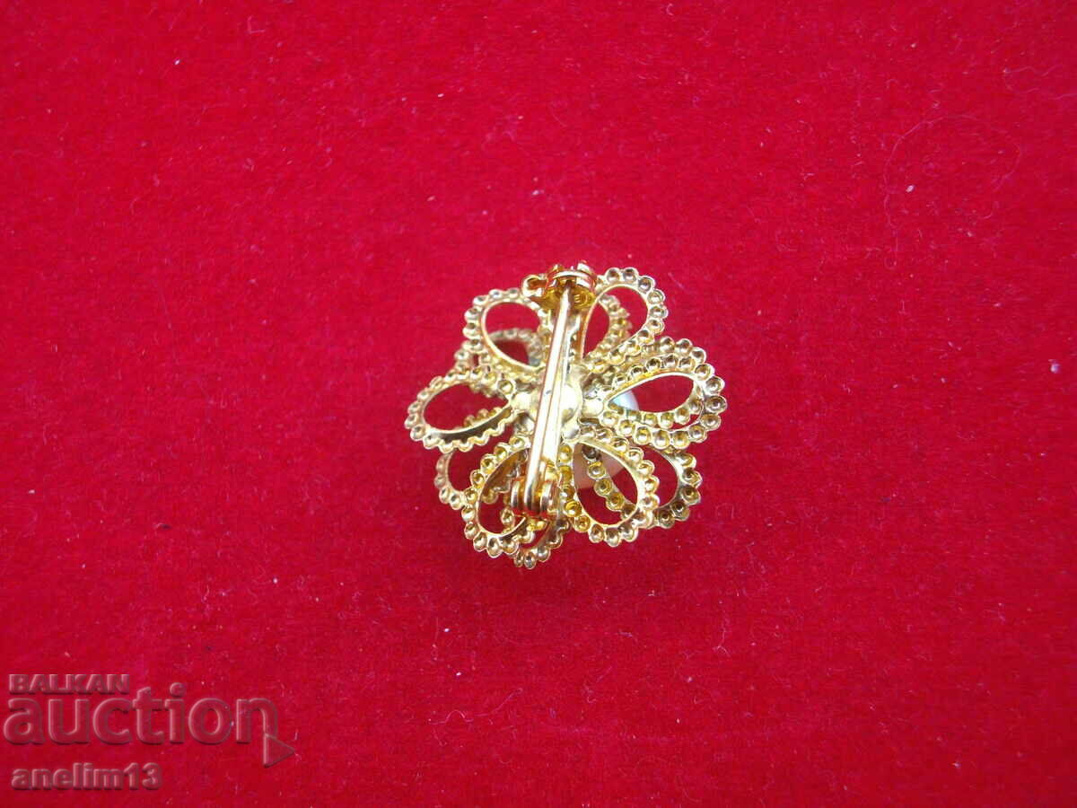 Auction STARA BEAUTIFUL BROSHA Auction STARA BEAUTIFUL BROSHA