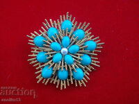 OLD GOLD PLATED AVON BROOCH