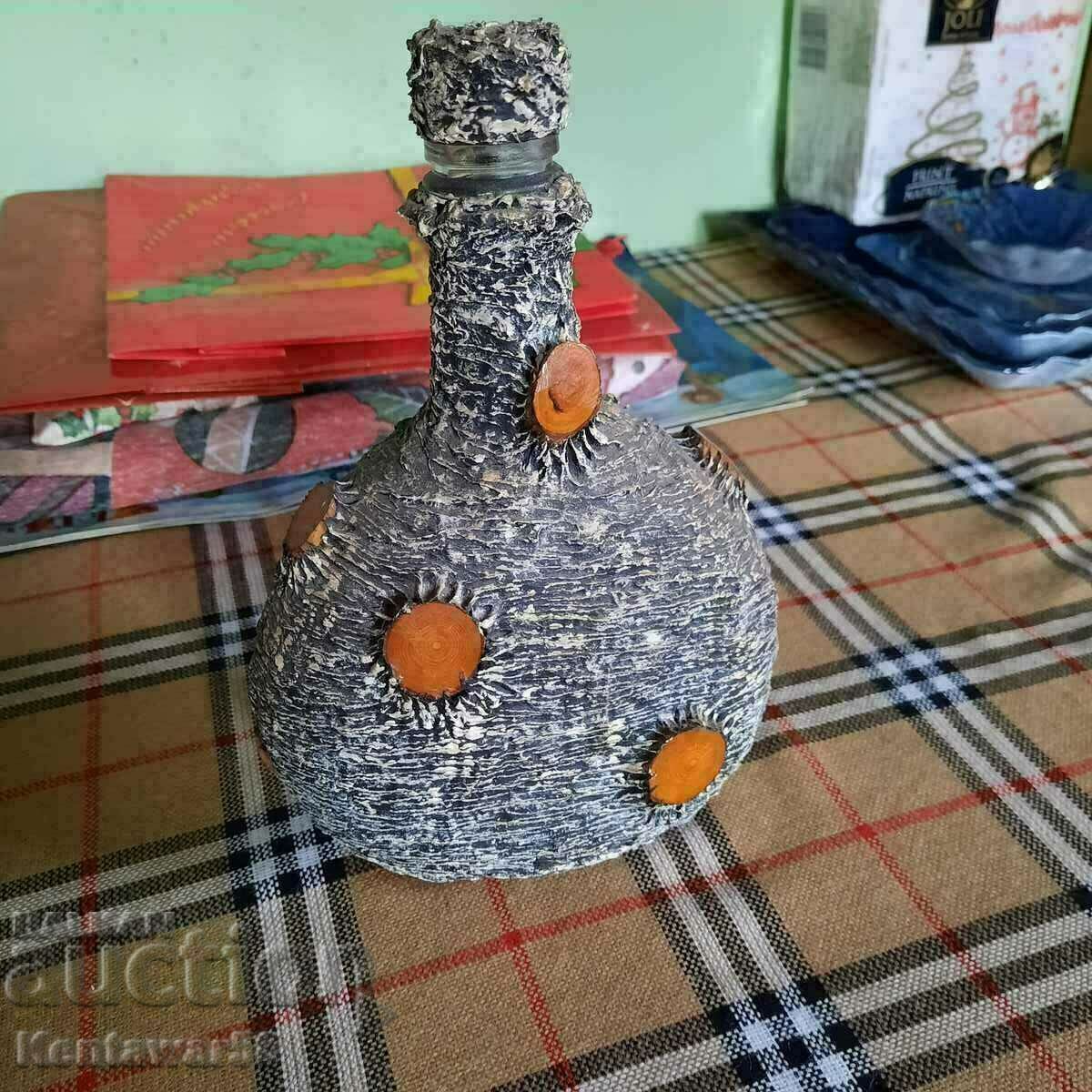 Μοναδικό γυάλινο μπουκάλι με επένδυση. με τιμή 8.00 BGN | € 4.09 Μοναδικό γυάλινο μπουκάλι με επένδυση. με τιμή 8.00 BGN | € 4.09