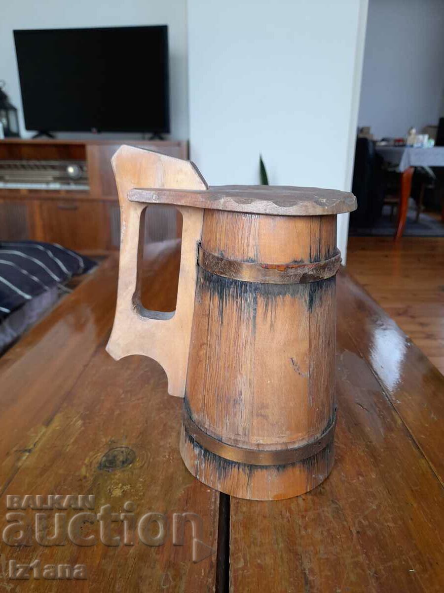 Auction Old wooden mug, glass Auction Old wooden mug, glass