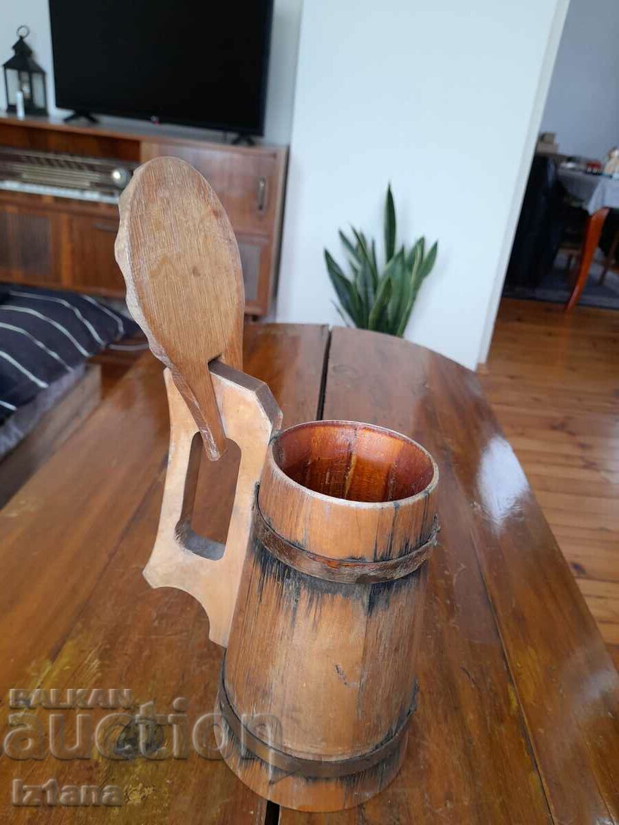 Delivery of Old wooden mug, glass Delivery of Old wooden mug, glass