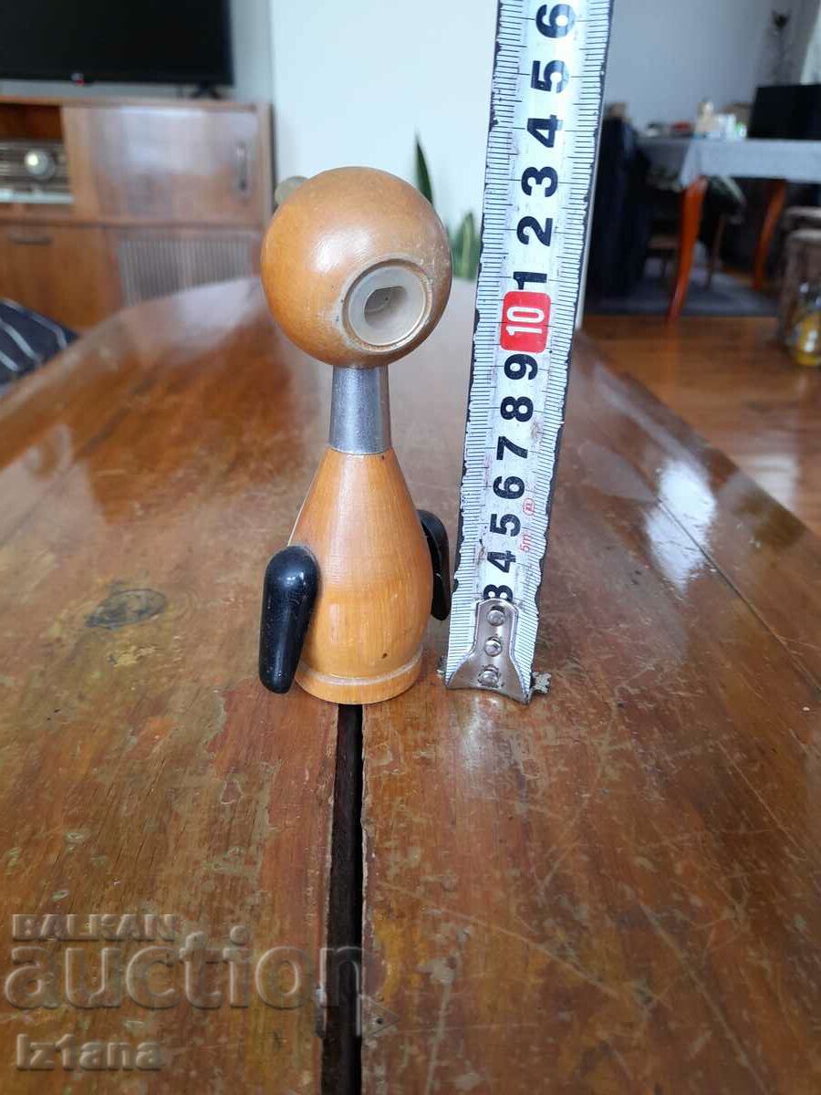 Auction  Old wooden salon