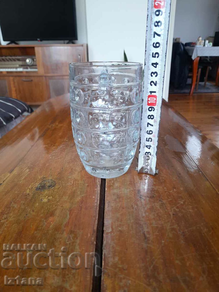 Μια παλιά κούπα μπύρας με τιμή 15.00 BGN | € 7.67 Μια παλιά κούπα μπύρας με τιμή 15.00 BGN | € 7.67