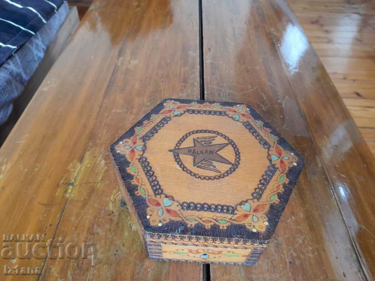 Old box BGA Balkan, Balkan with price 30.00 BGN | € 15.34 Old box BGA Balkan, Balkan with price 30.00 BGN | € 15.34