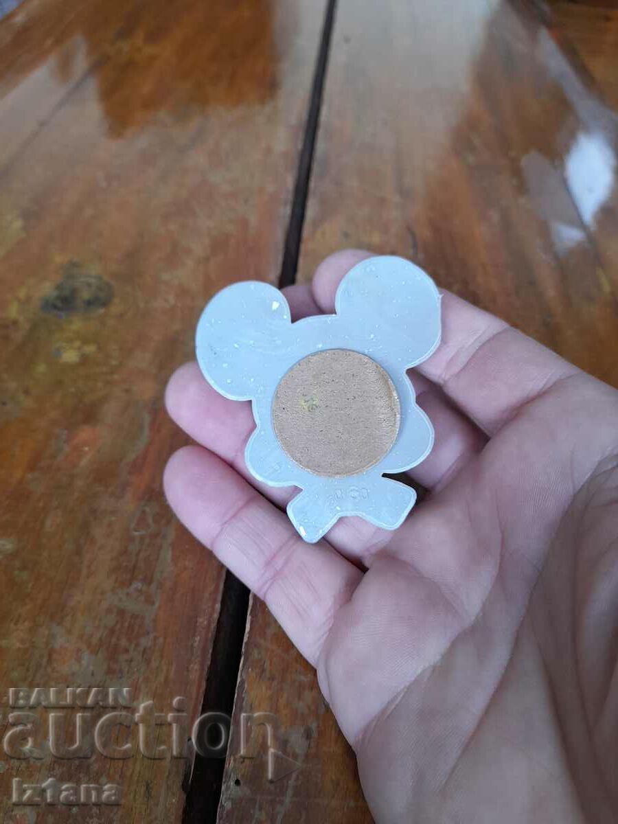 Delivery of Old Mickey Mouse towel rack Delivery of Old Mickey Mouse towel rack