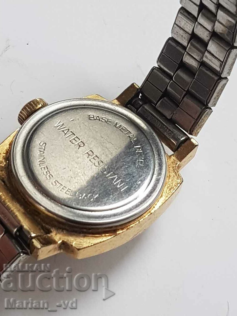 Delivery of Timex Women's Mechanical Gold Watch Delivery of Timex Women's Mechanical Gold Watch