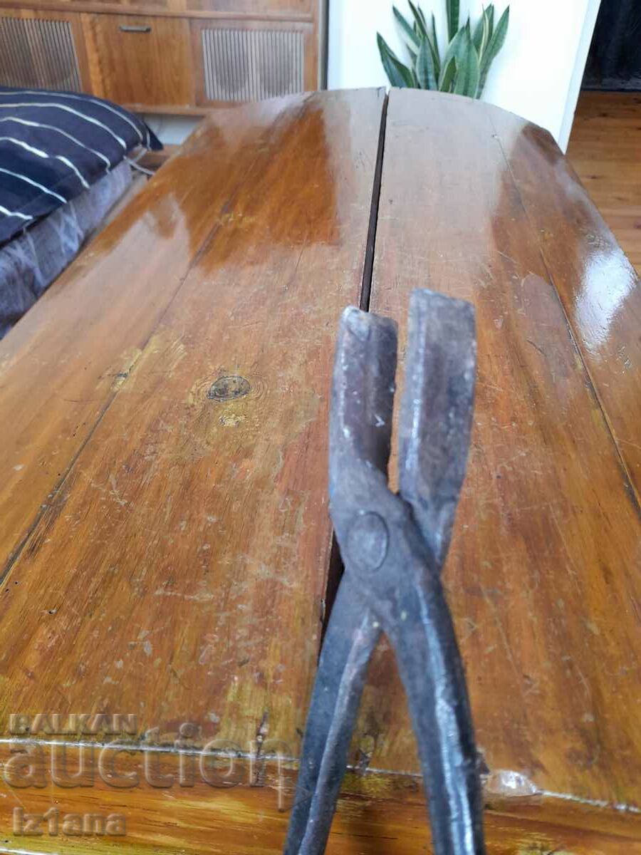 Antique forging pliers - 5 Antique forging pliers - 5
