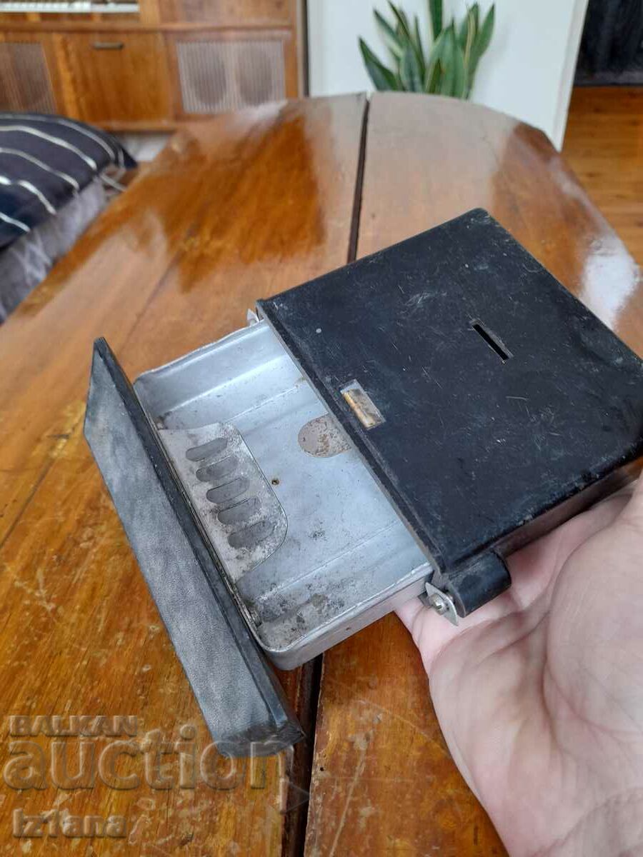 Old car ashtray - 5