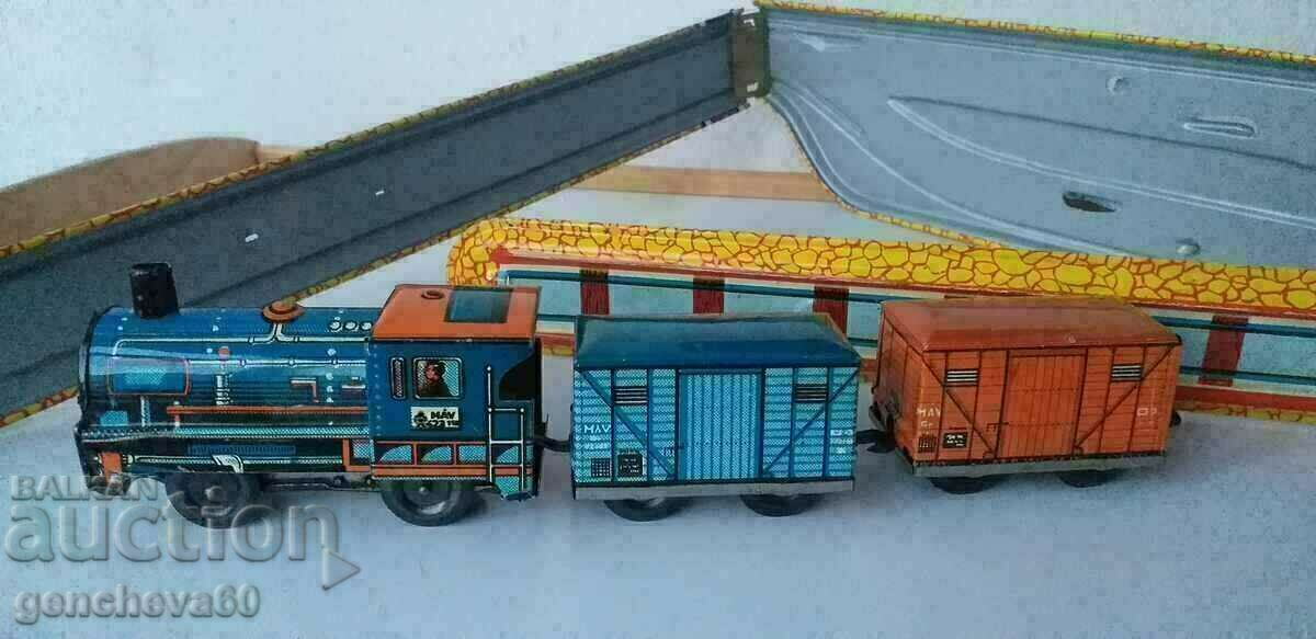 Metal mechanical train with rails/1970 - 6 Metal mechanical train with rails/1970 - 6