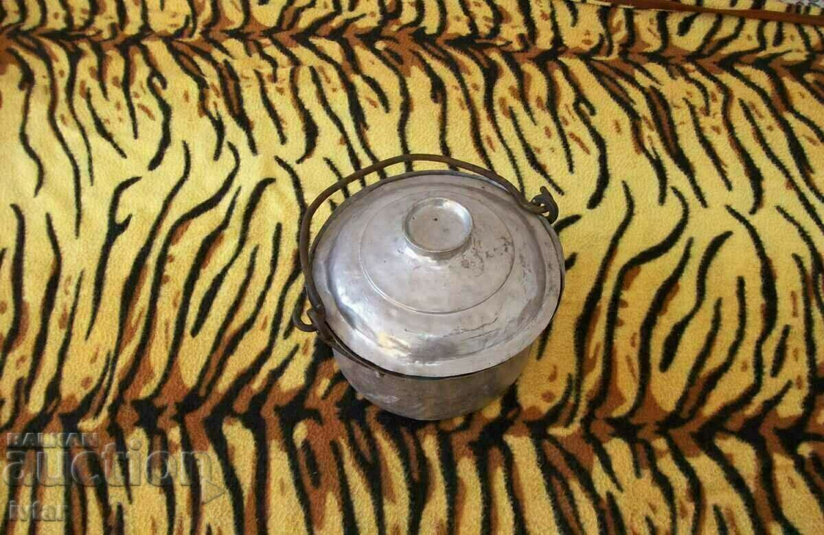 Меден съд с капак, тенджера - 2 с цена 46.00 лв. | € 23.52 Меден съд с капак, тенджера - 2 с цена 46.00 лв. | € 23.52