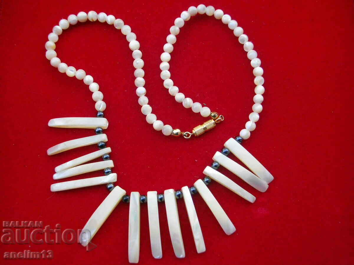 COGIER DE PERLE VECHI COlier cu preț 65.00 BGN | € 33.23 COGIER DE PERLE VECHI COlier cu preț 65.00 BGN | € 33.23