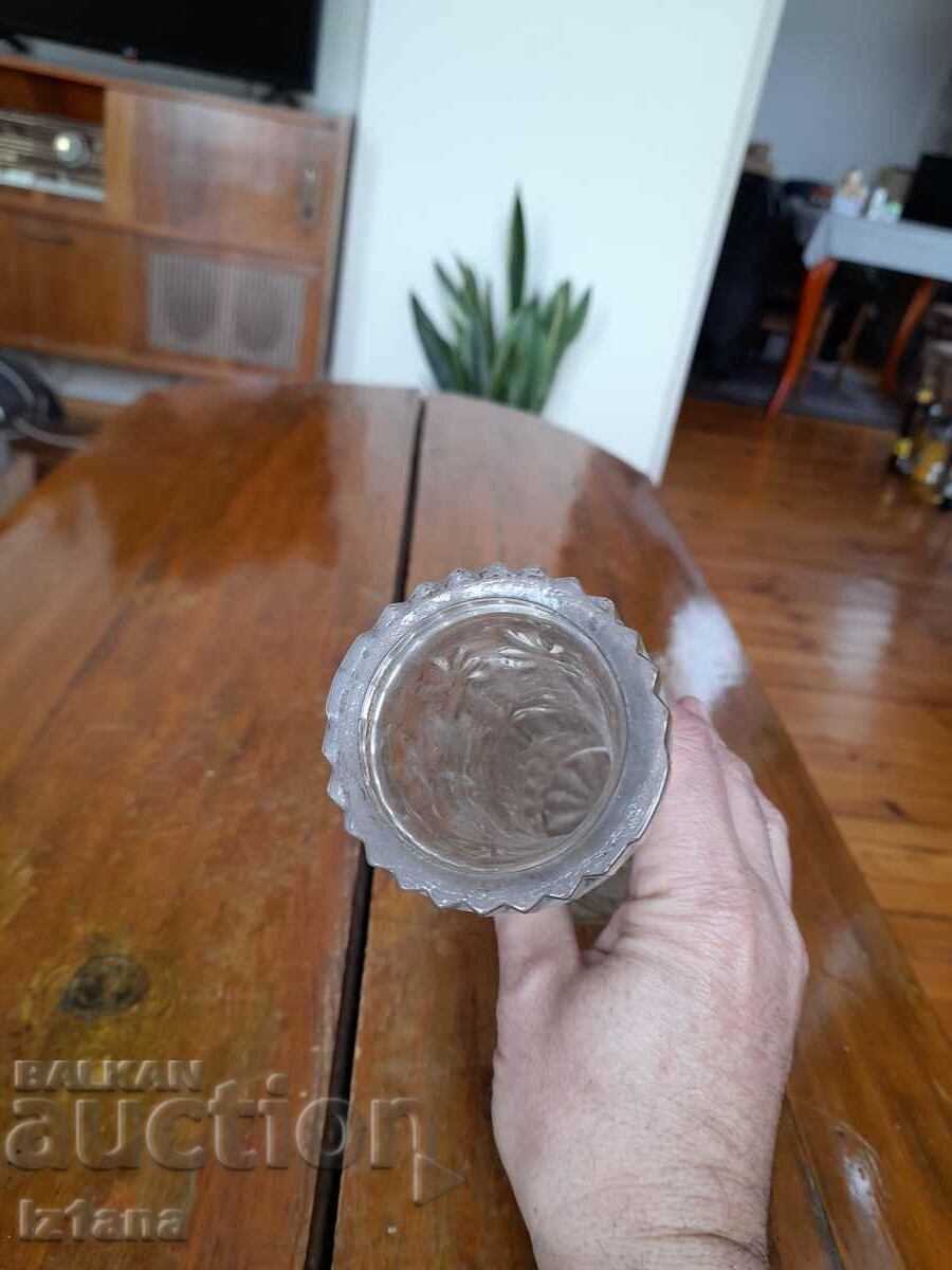 Delivery of An old glass vase