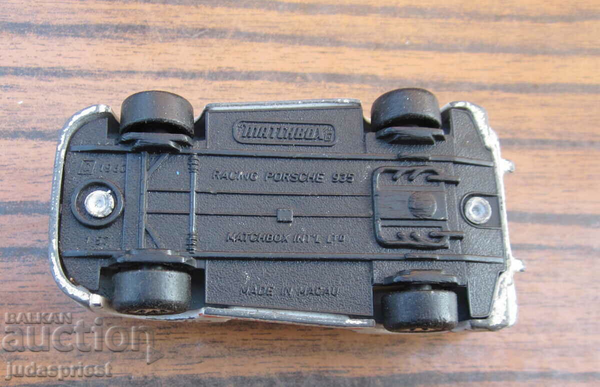 matchbox toy car RACING PORSCHE 935 from 1983 - 7