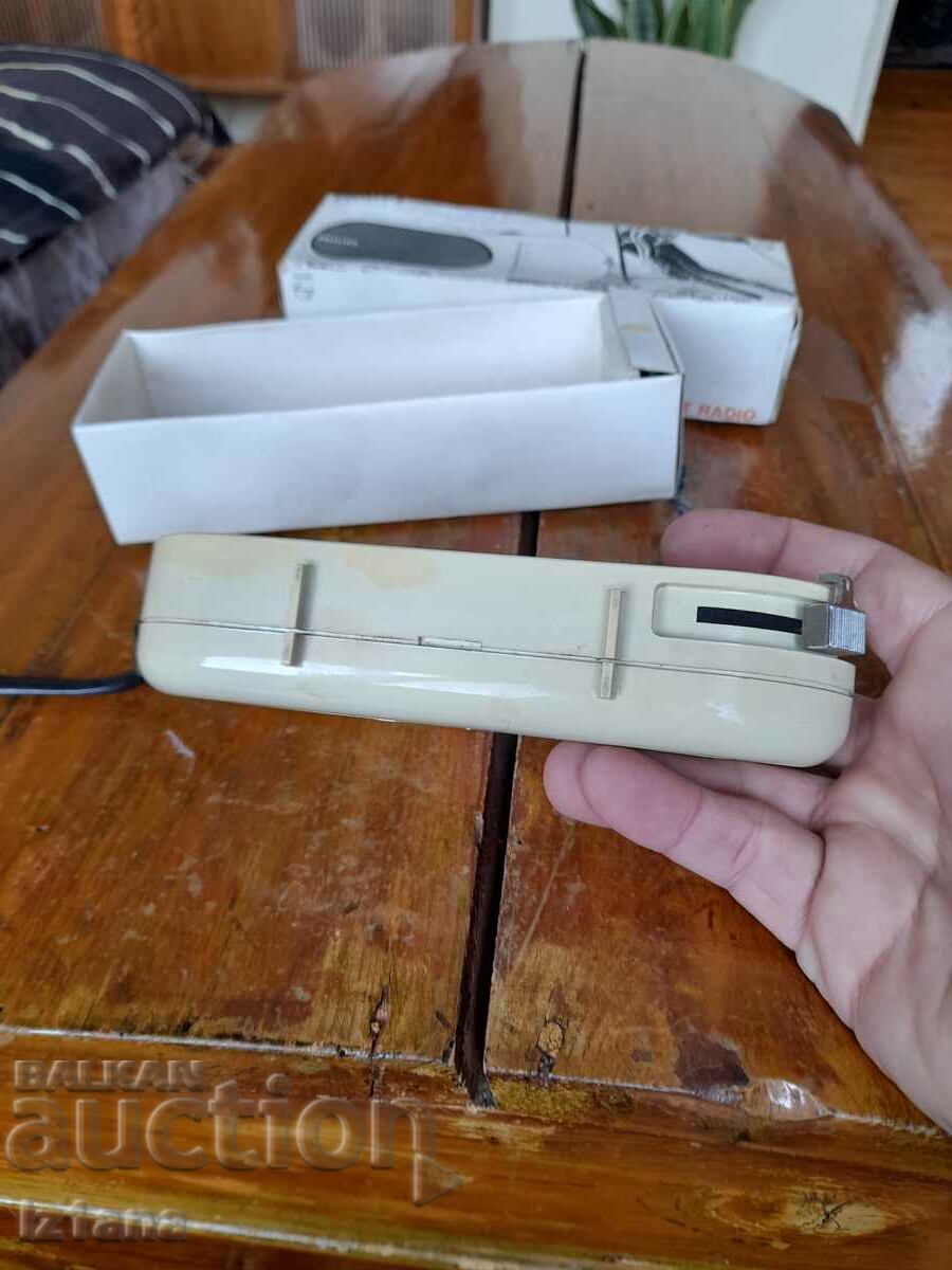 Delivery of Old radio, Philips radio, Philips Delivery of Old radio, Philips radio, Philips