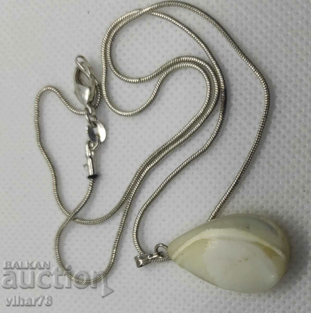 Delivery of Silver chain with mother of pearl plate Delivery of Silver chain with mother of pearl plate