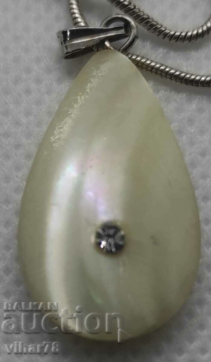 Silver chain with mother of pearl plate - 6 Silver chain with mother of pearl plate - 6