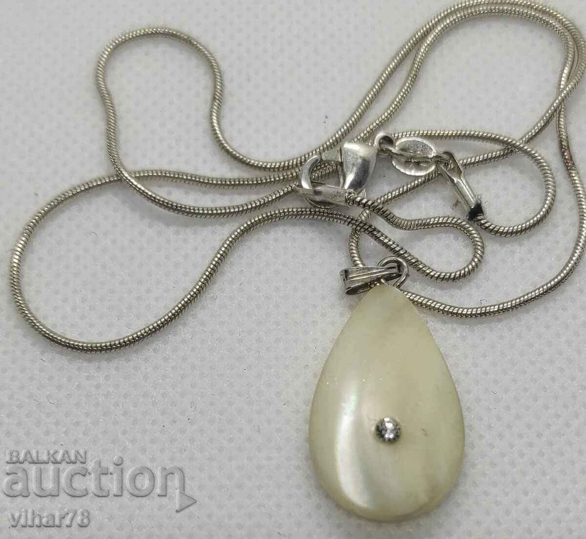 Silver chain with mother of pearl plate