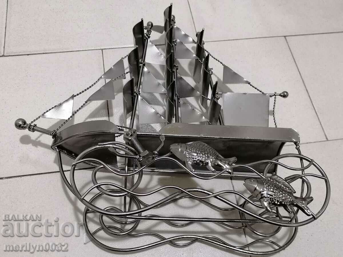 Auction  Metal sailboat stand for wine whiskey cognac bottle