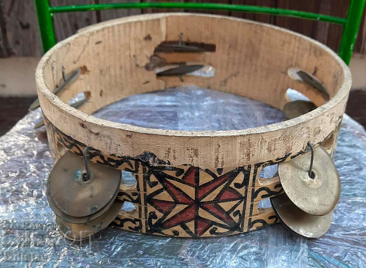 Αρχαίο ξύλινο daire