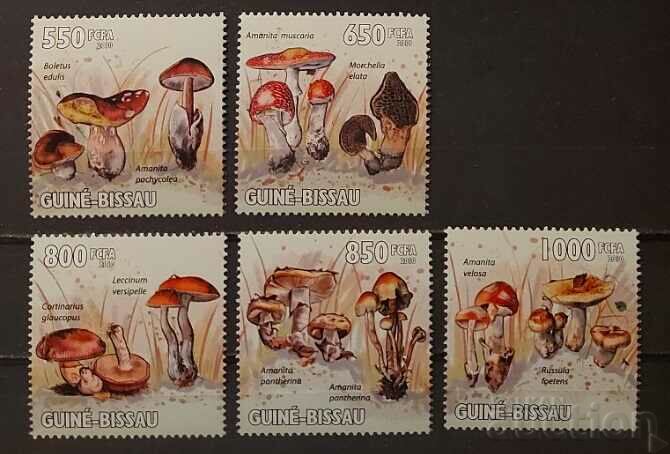 Guinea Bissau 2010 Flora/Mushrooms/Toadstools 10€ MNH