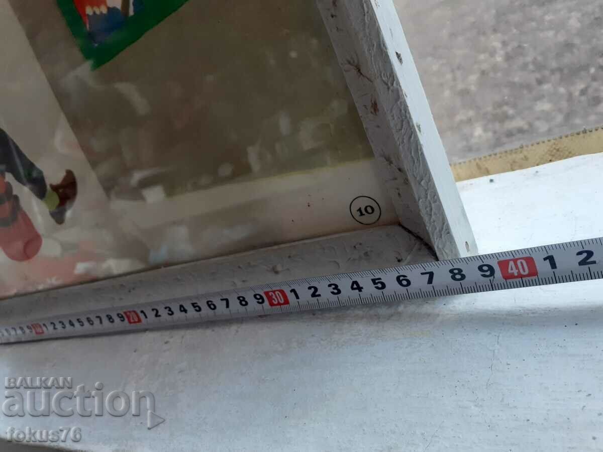 Delivery of Unique poster picture with frame Soc. slogans malfunction