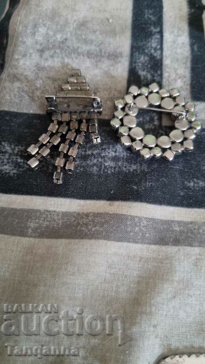 Красиви брошка с цена 10.00 лв. | € 5.11 Красиви брошка с цена 10.00 лв. | € 5.11