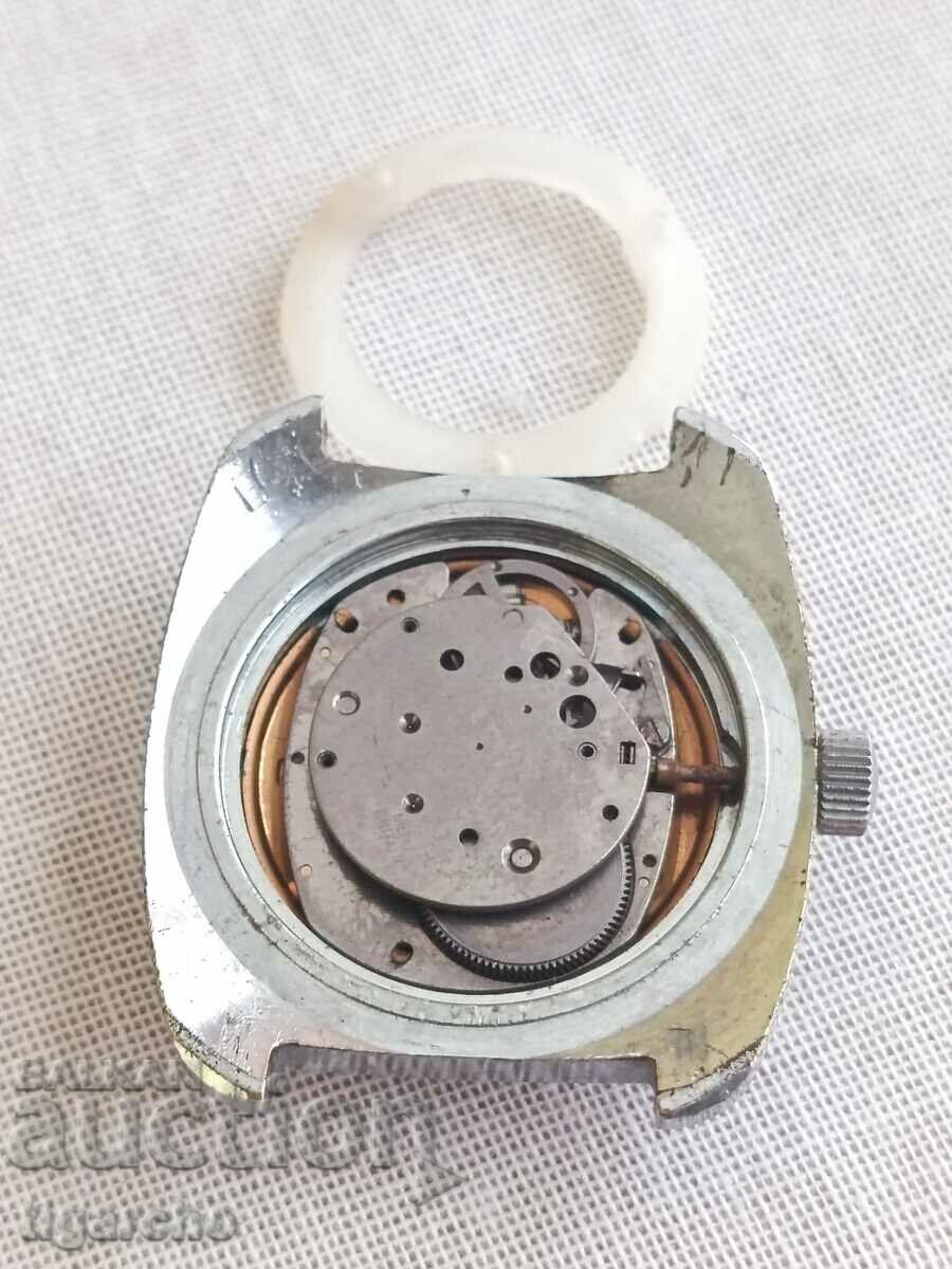 Timex clock - 6 Timex clock - 6