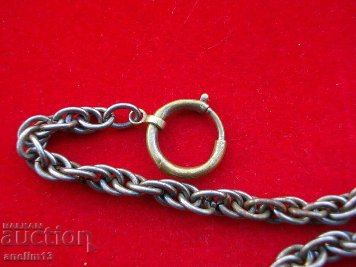 Licitație BĂTRÂN KUSTEK