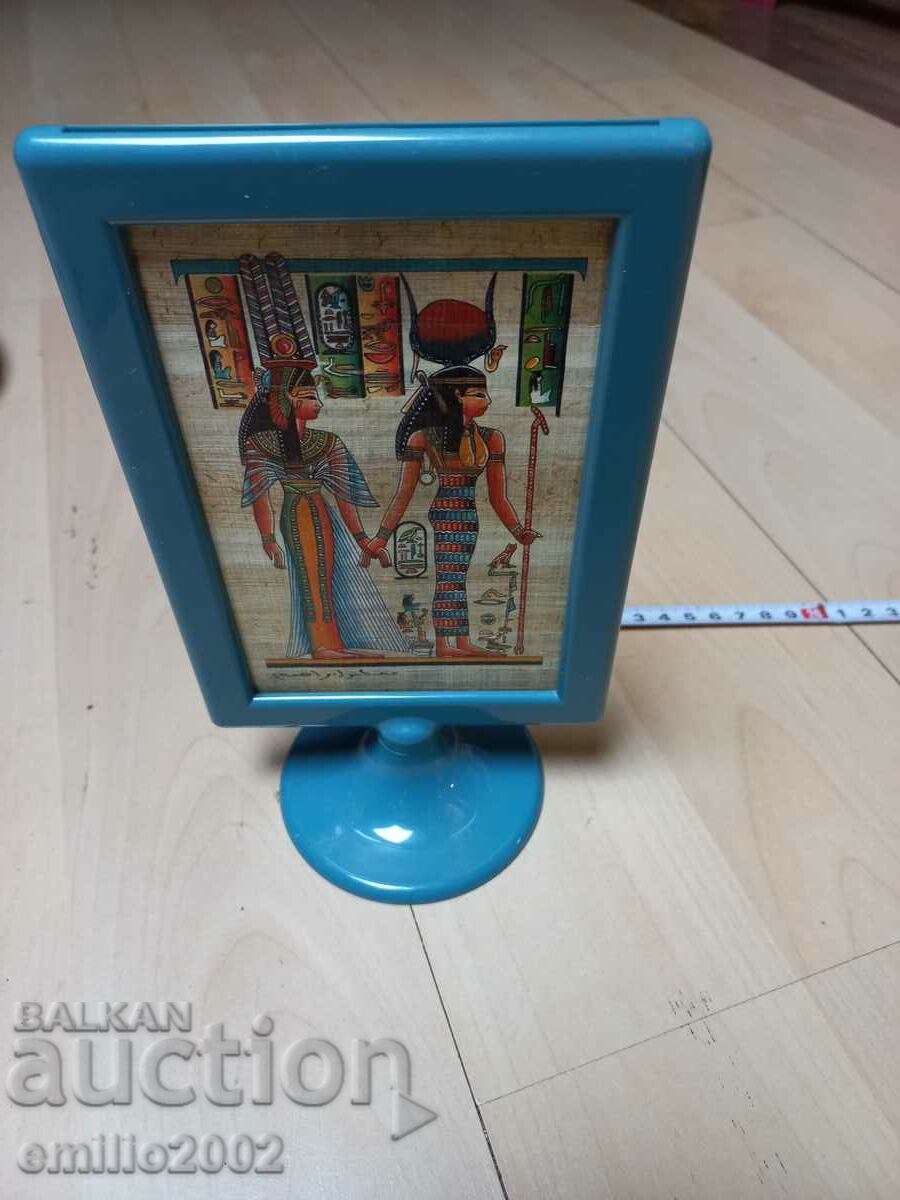 Licitație Poze într-un cadru - țigări adevărate Licitație Poze într-un cadru - țigări adevărate