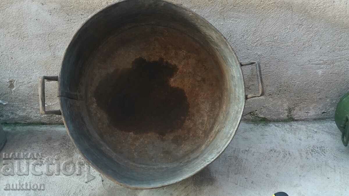 RENAISSANCE HUGE WROUGHT PAN FOR LUTENICE, ETC. THE LAMB with price 18.99 BGN | € 9.71 RENAISSANCE HUGE WROUGHT PAN FOR LUTENICE, ETC. THE LAMB with price 18.99 BGN | € 9.71