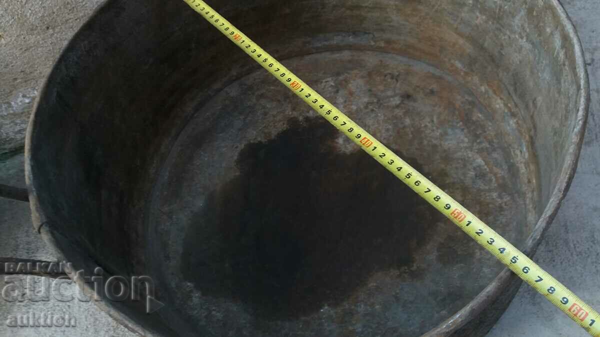 RENAISSANCE HUGE WROUGHT PAN FOR LUTENICE, ETC. THE LAMB - 5 RENAISSANCE HUGE WROUGHT PAN FOR LUTENICE, ETC. THE LAMB - 5