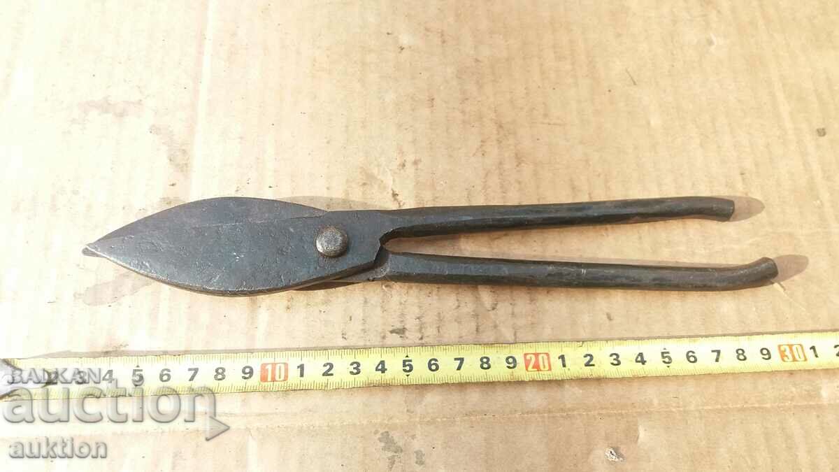 SOLID FORGED SCISSORS FOR CUTTING SHEET METAL with price 9.99 BGN | € 5.11