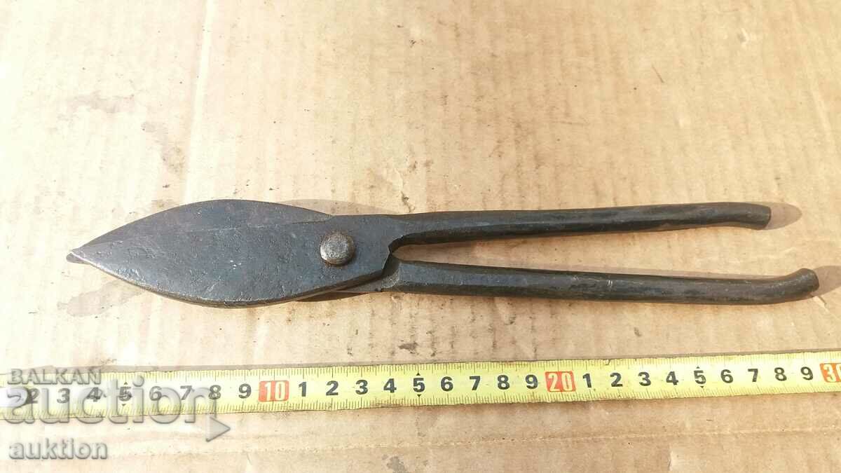 SOLID FORGED SCISSORS FOR CUTTING SHEET METAL