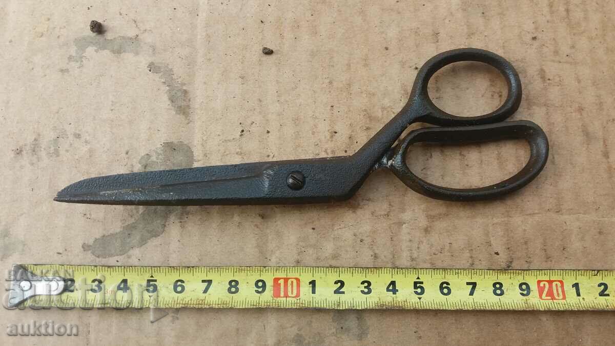 Delivery of FORGED RENAISSANCE SCISSORS Delivery of FORGED RENAISSANCE SCISSORS