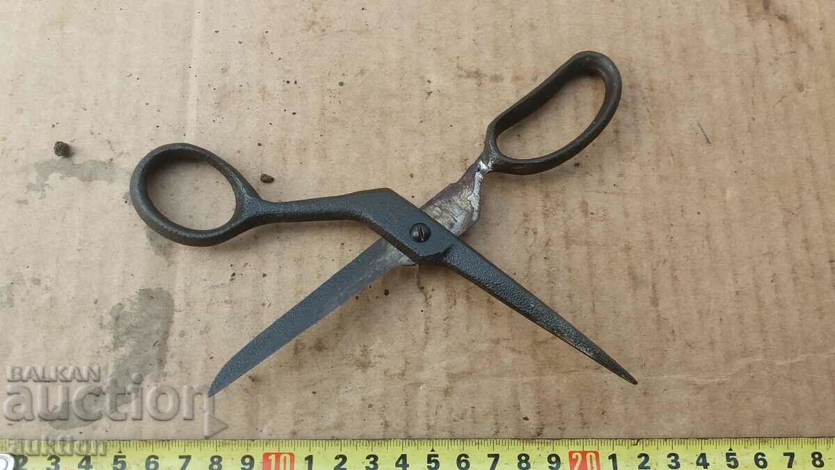 FORGED RENAISSANCE SCISSORS - 5 FORGED RENAISSANCE SCISSORS - 5