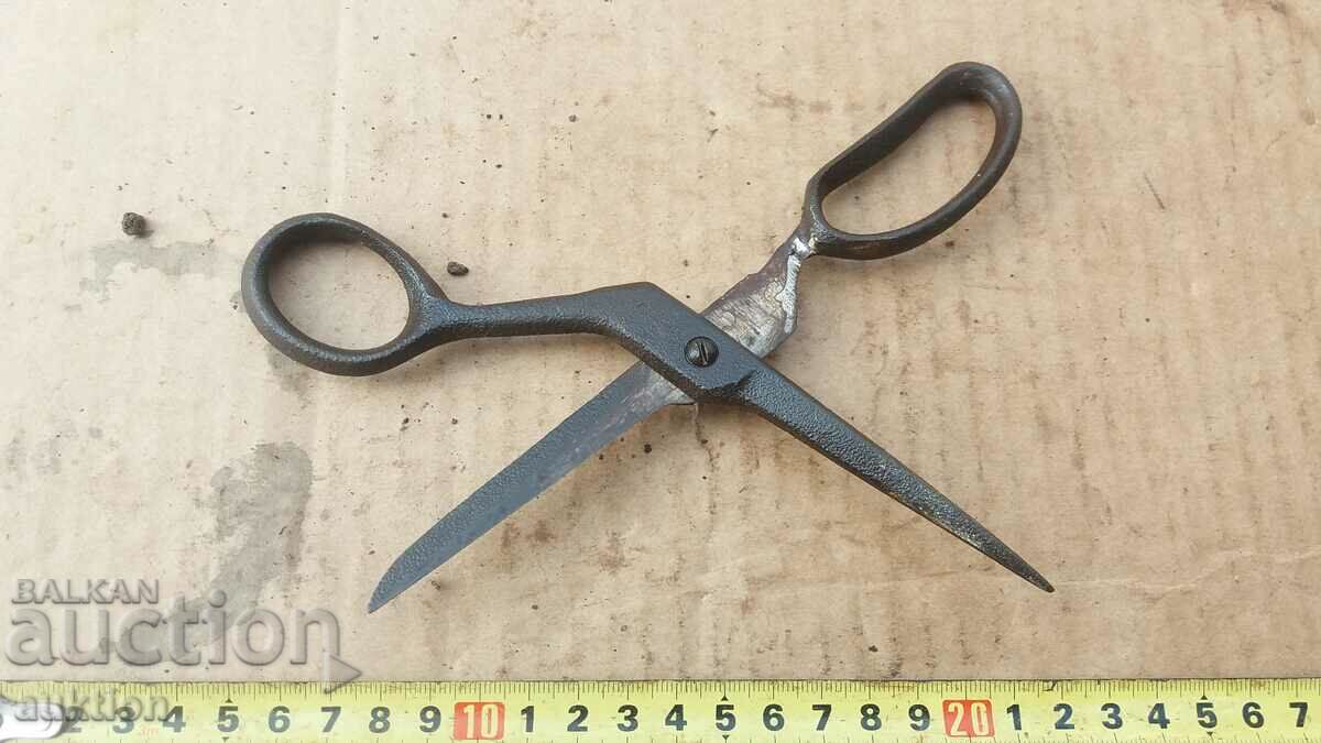 FORGED RENAISSANCE SCISSORS - 6 FORGED RENAISSANCE SCISSORS - 6