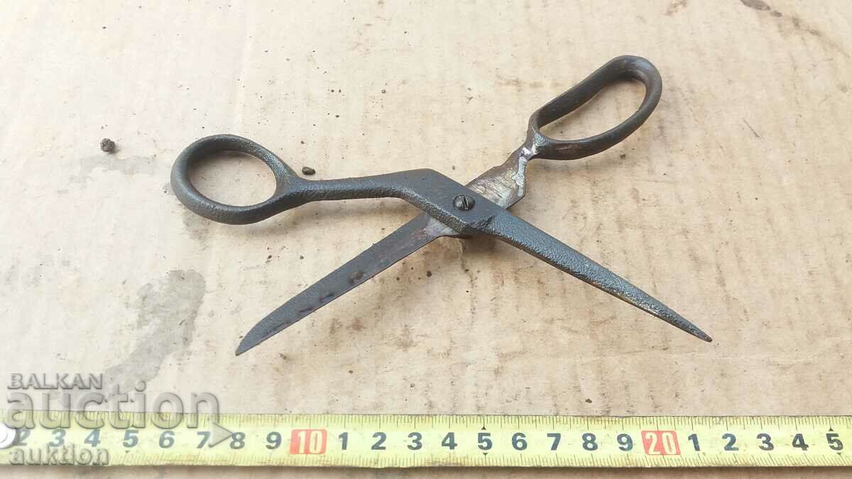 FORGED RENAISSANCE SCISSORS - 7 FORGED RENAISSANCE SCISSORS - 7