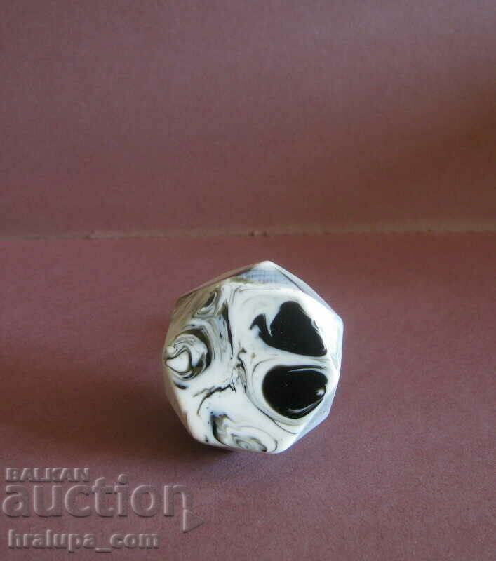 Auction Statuette figure Auction Statuette figure