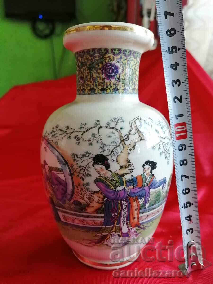 Beautiful Signed CHINESE VASE - 7 Beautiful Signed CHINESE VASE - 7