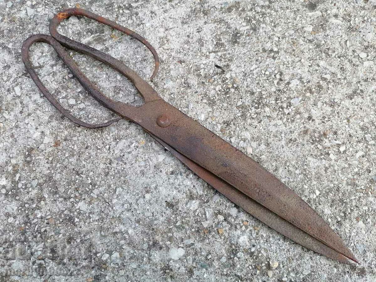 Vintage wrought iron scissors with price 39.00 BGN | € 19.94 Vintage wrought iron scissors with price 39.00 BGN | € 19.94