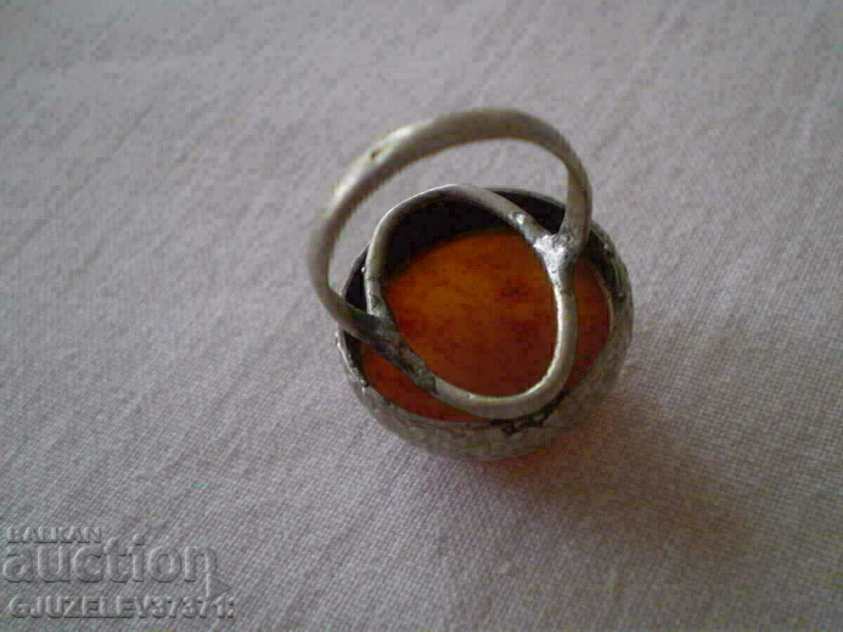 Delivery of Old silver ring with natural Amber Delivery of Old silver ring with natural Amber