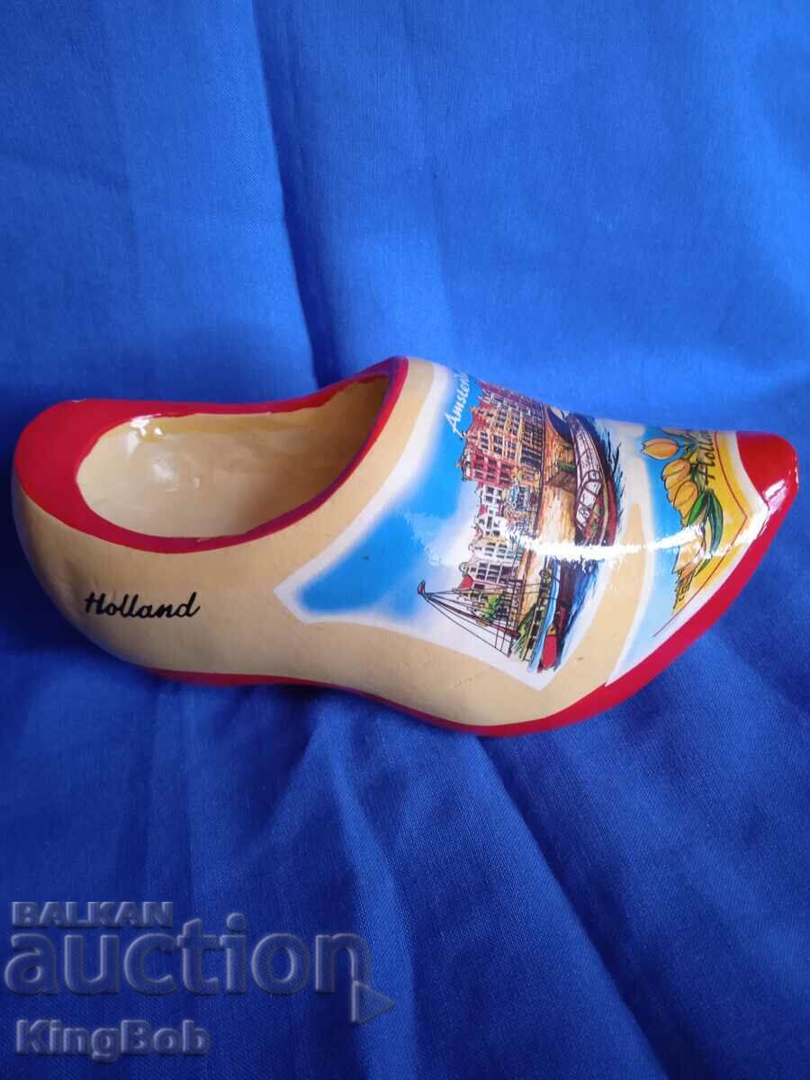 VINTAGE WOODEN SOUVENIR "SABO" NETHERLANDS with price 8.00 BGN | € 4.09