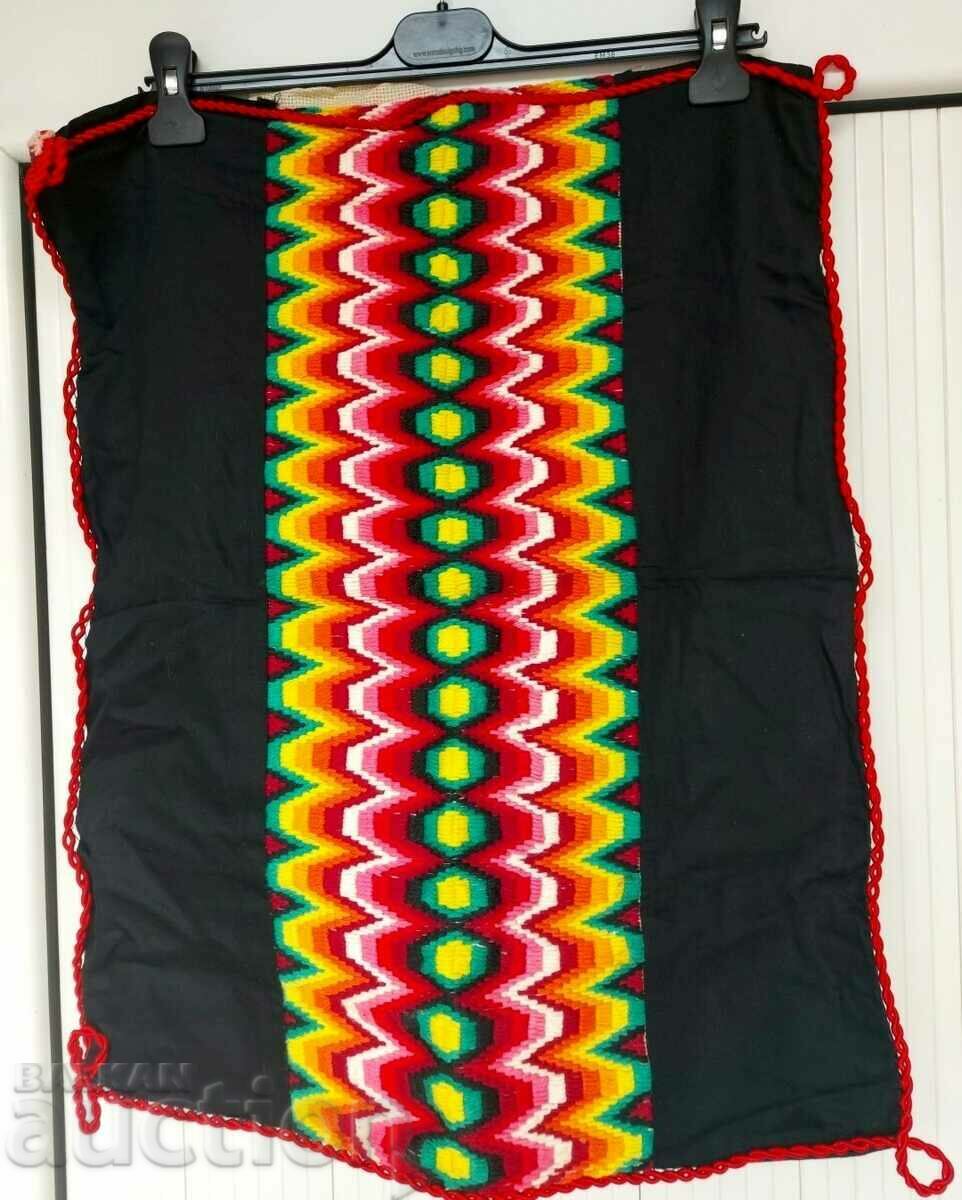 OLD CUSHION CUSHION EMBROIDERY SHEVITSA with price 19.00 BGN | € 9.71 OLD CUSHION CUSHION EMBROIDERY SHEVITSA with price 19.00 BGN | € 9.71